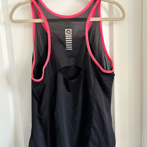 Hyba Workout Top - Picture 2 of 2